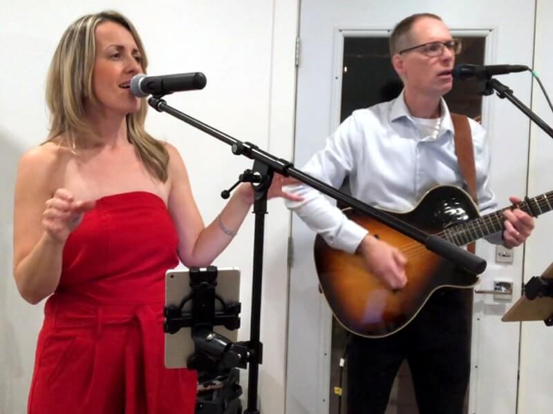 Jamie and Jon performing