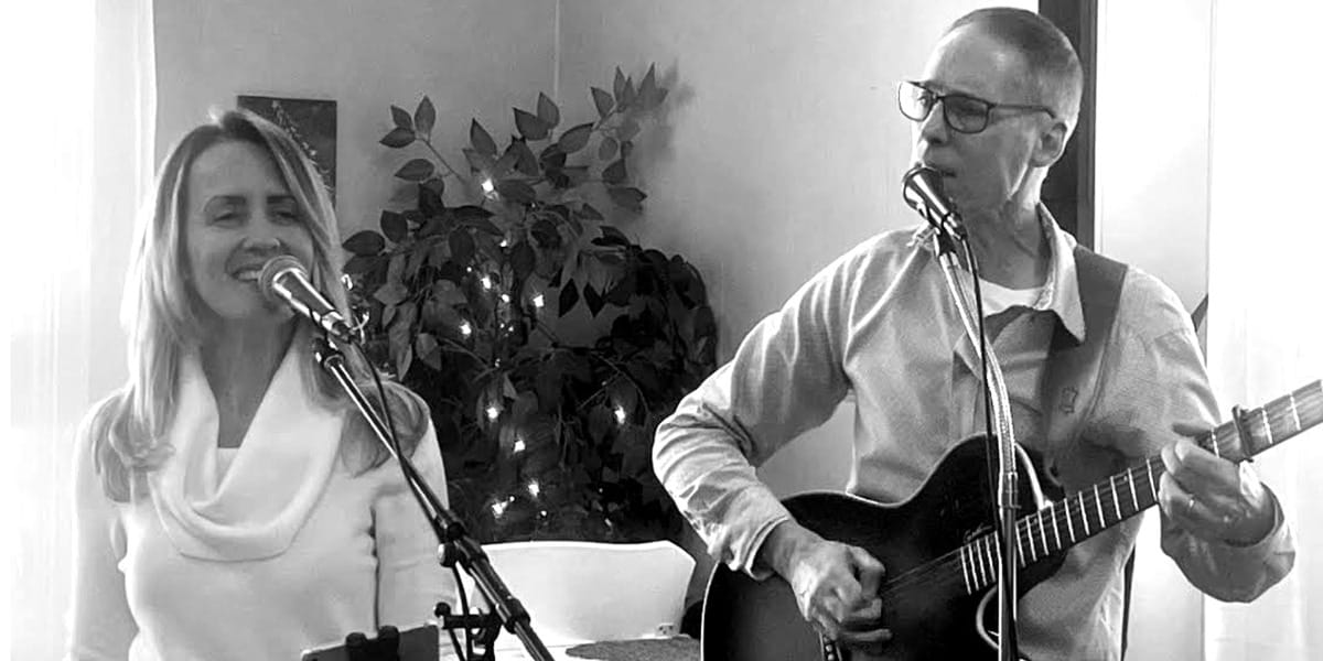 Jamie and Jon performing